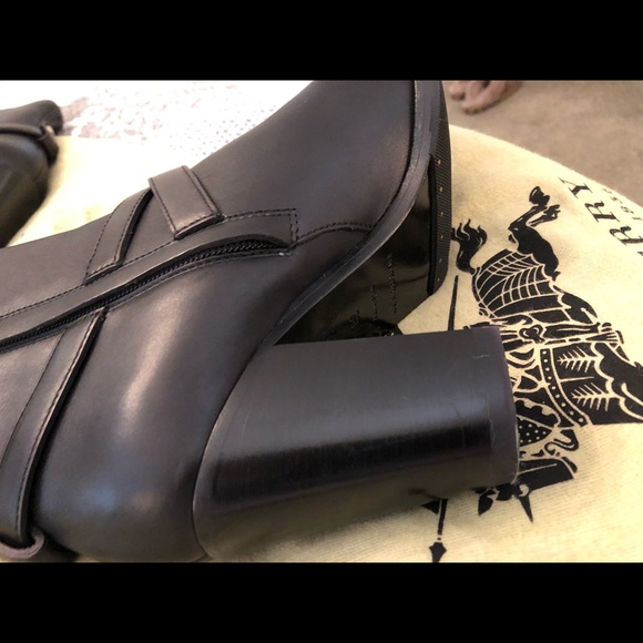 Michael Kors Distressed brown leather Wedge heel shearling lined booties. - Picture 11 of 13